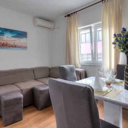 Apartment Marijanka Senj  Buitenkant foto