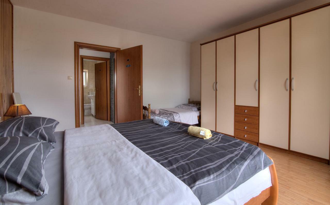 Apartment Marijanka Senj  Buitenkant foto