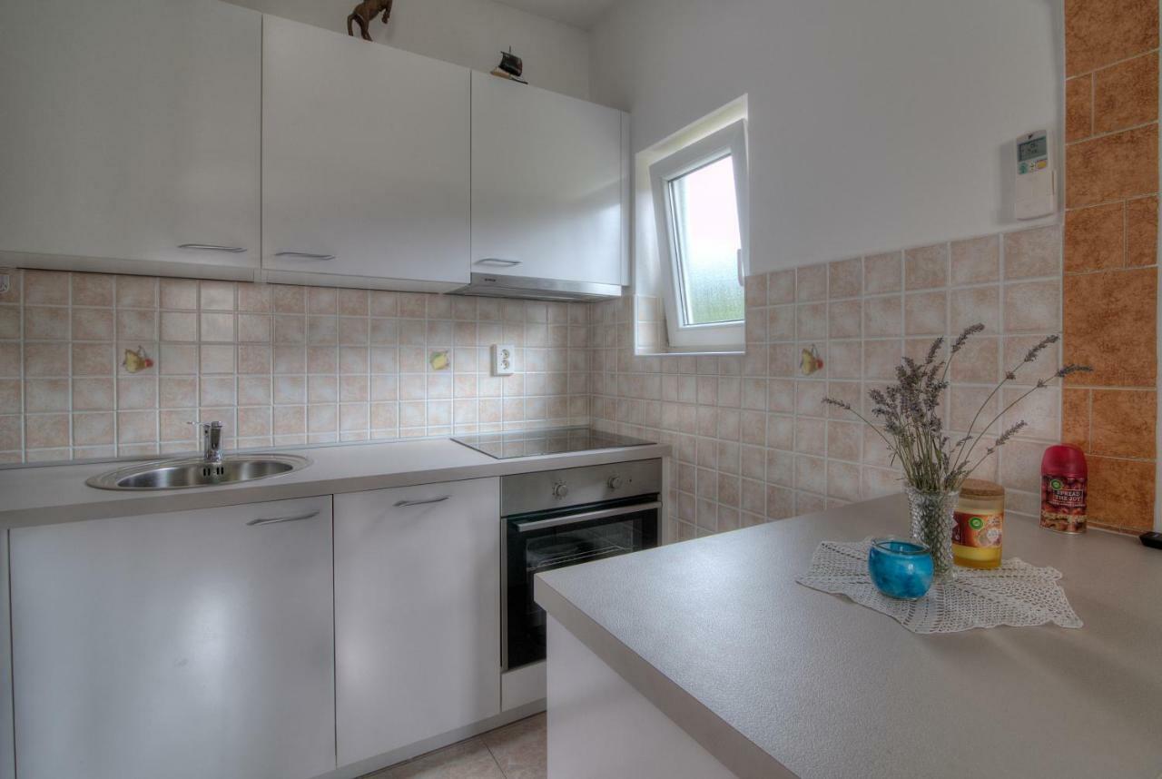 Apartment Marijanka Senj  Buitenkant foto