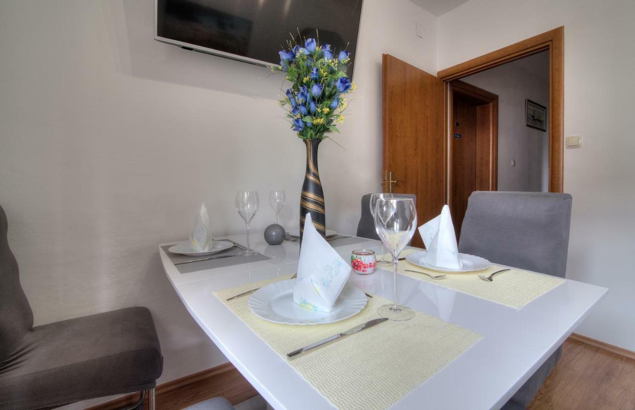 Apartment Marijanka Senj  Buitenkant foto