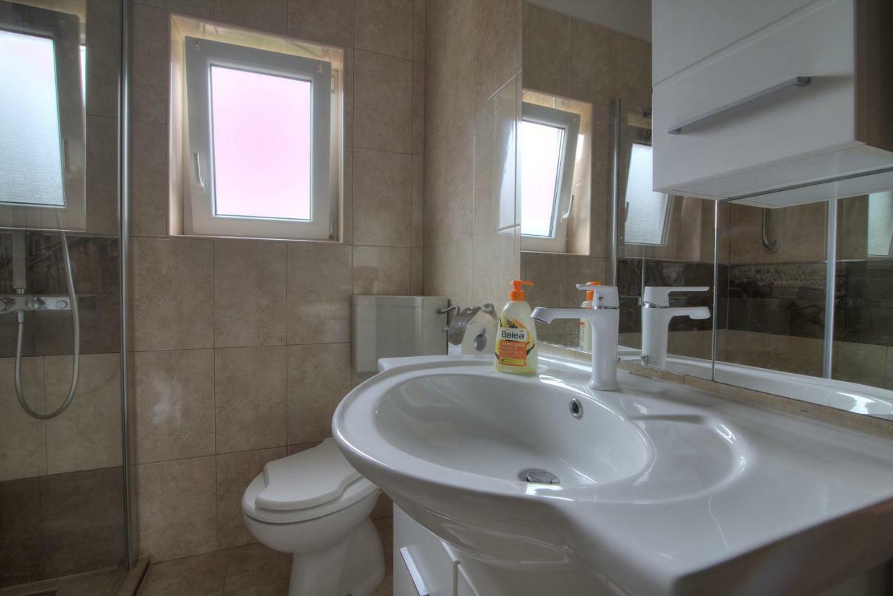 Apartment Marijanka Senj  Buitenkant foto